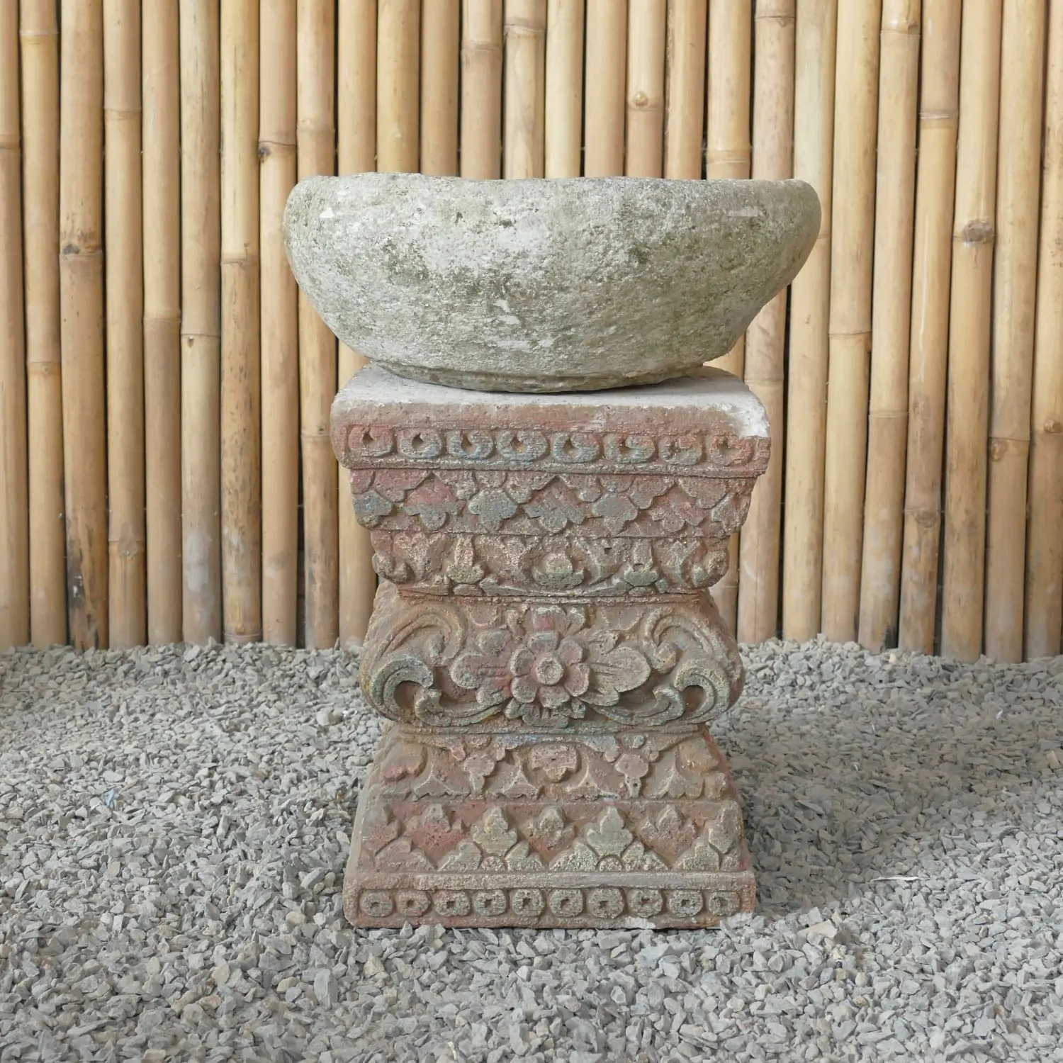  Product image 2 of the product “Balinese Set Stand with pot, made of cement, Total Height 60cm. The Pot has a Dia. of about 40cm with a height of 16cm. The stand has a width of 35 cm and a height of 45cm ”